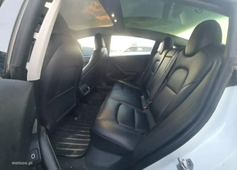 Tesla Model 3 9