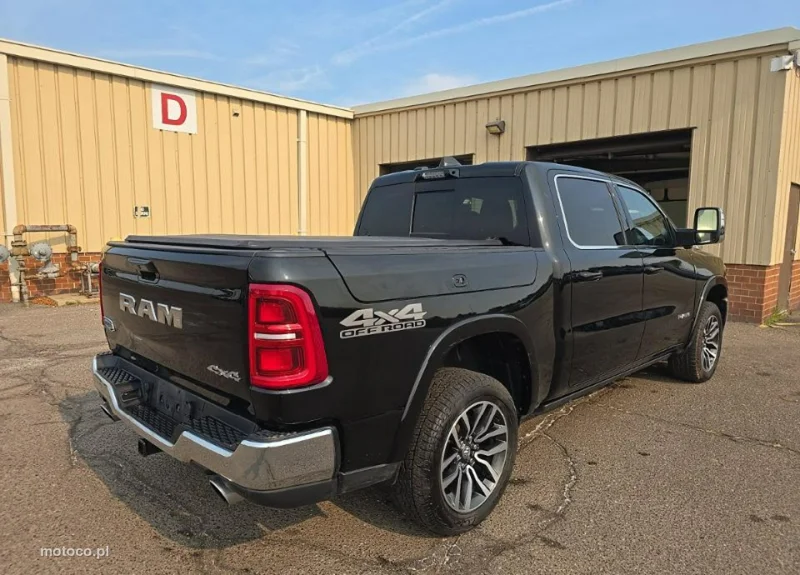 RAM 1500 4