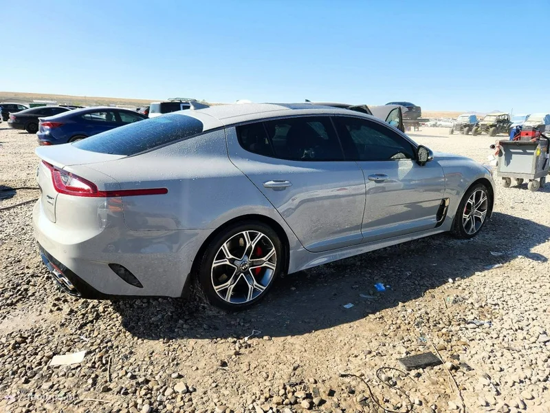 Kia Stinger 4