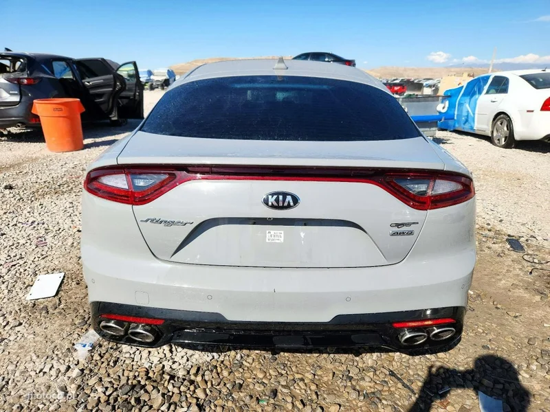 Kia Stinger 6