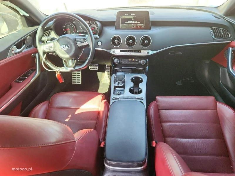 Kia Stinger 8