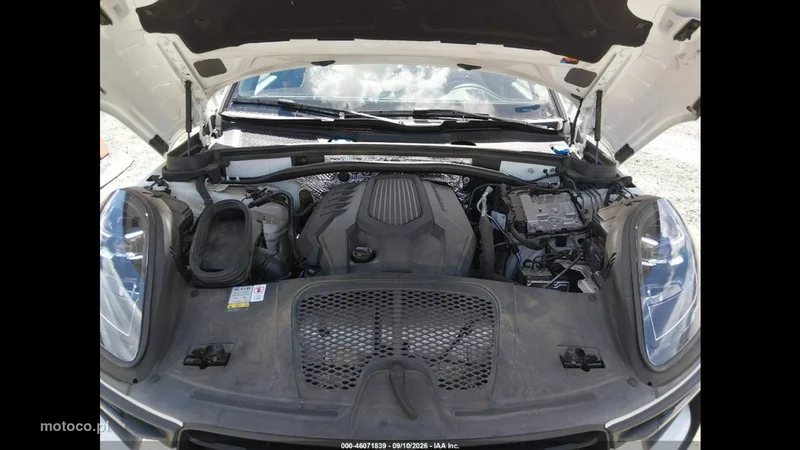 Porsche Macan 95B 12