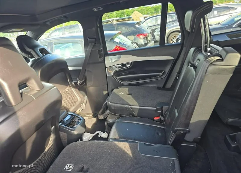 Volvo XC 90 8