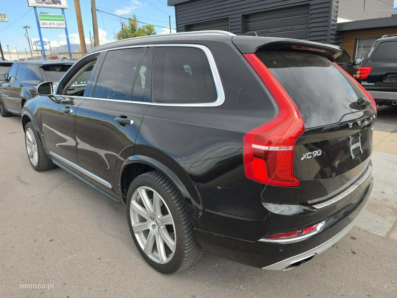 Volvo XC 90 4