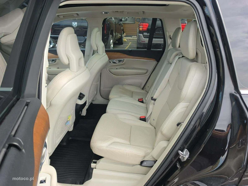 Volvo XC 90 6