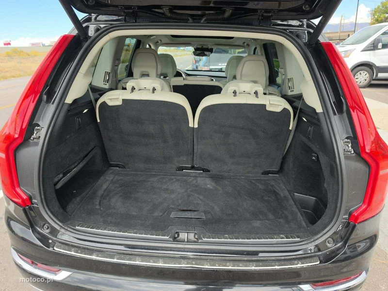 Volvo XC 90 8
