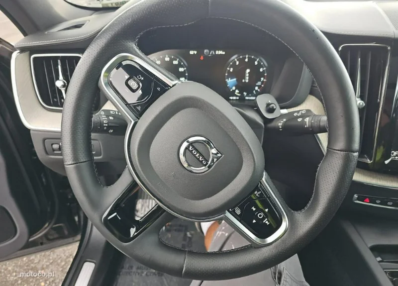 Volvo XC 60 8