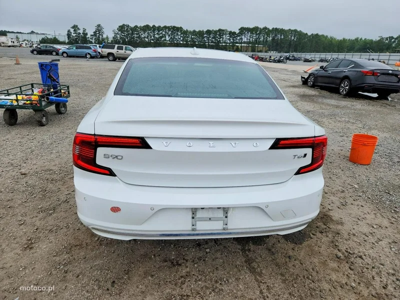 Volvo S90 6