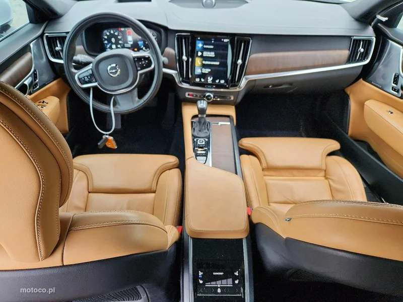 Volvo S90 8