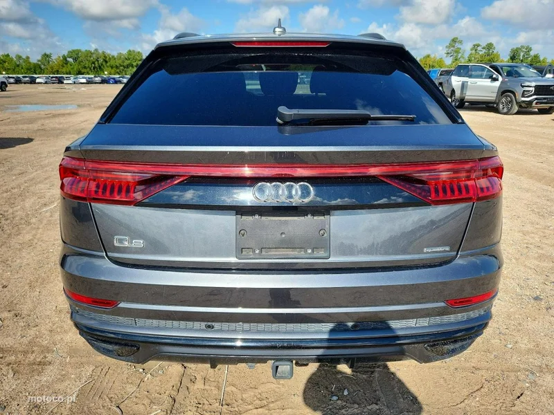 Audi Q8 4M 6