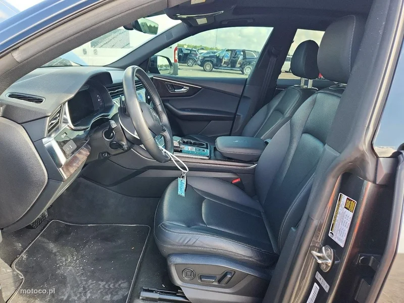 Audi Q8 4M 7