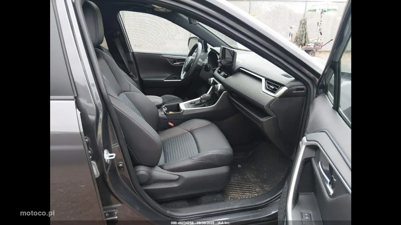 Toyota RAV 4 XA50 9