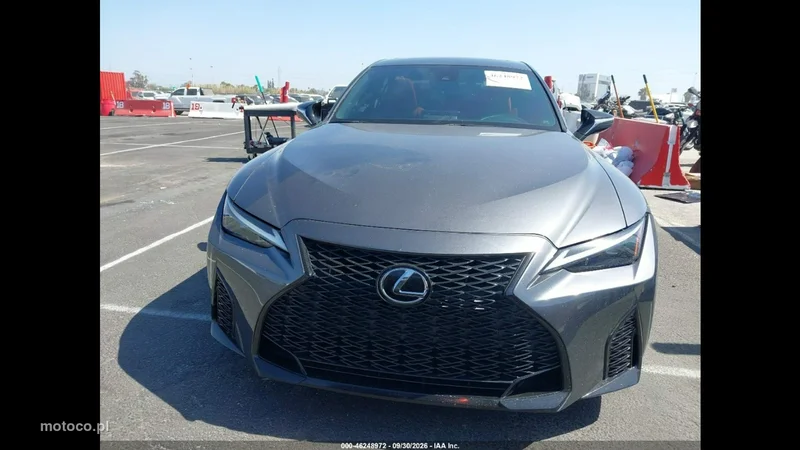 Lexus IS 2