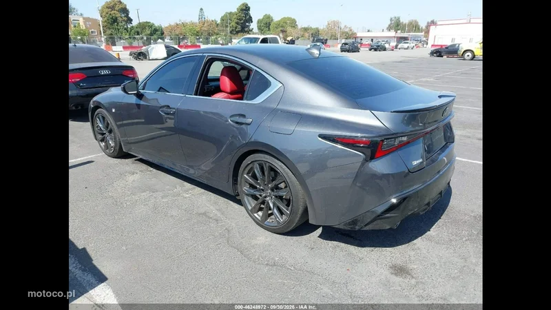 Lexus IS 5