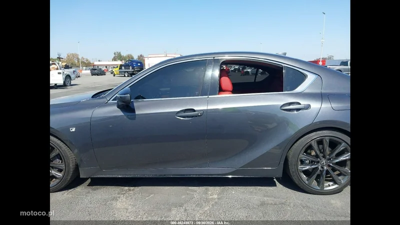 Lexus IS 7