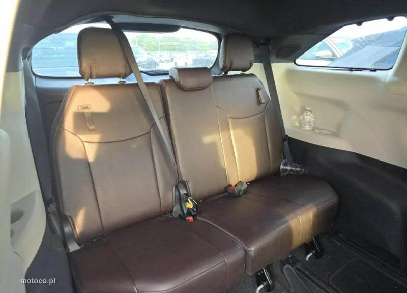 Toyota Sienna 11