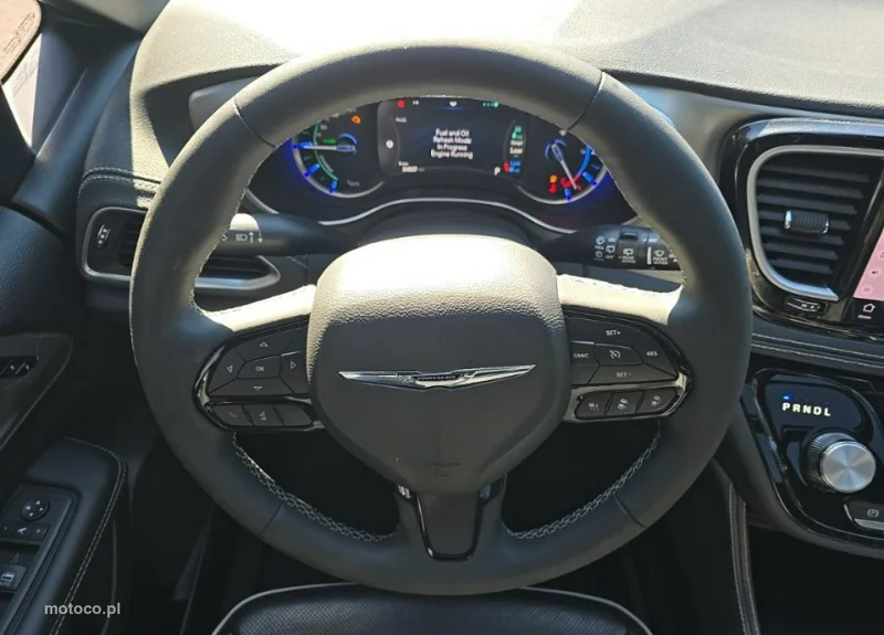 Chrysler Pacifica 8