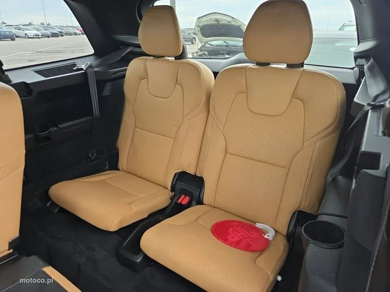 Volvo XC 90 11