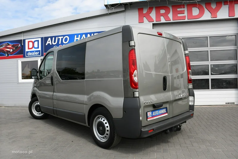 Opel Vivaro 9
