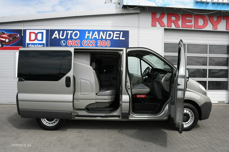Opel Vivaro 2