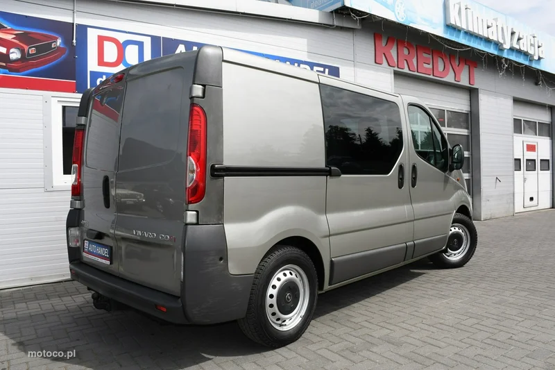 Opel Vivaro 15