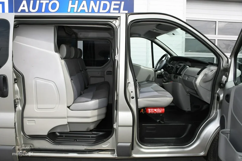 Opel Vivaro 16