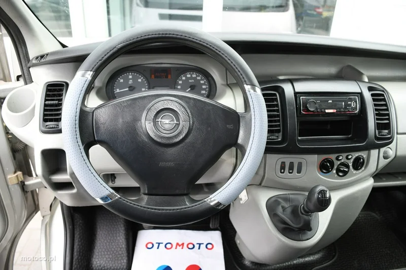 Opel Vivaro 21