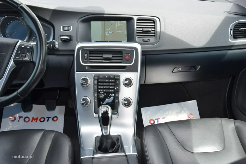Volvo V60 Cross Country 21