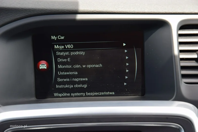 Volvo V60 Cross Country 24