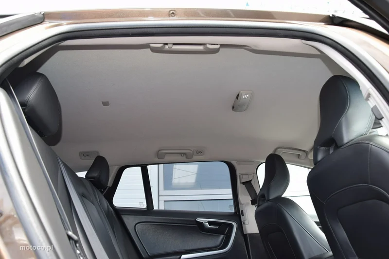 Volvo V60 Cross Country 28
