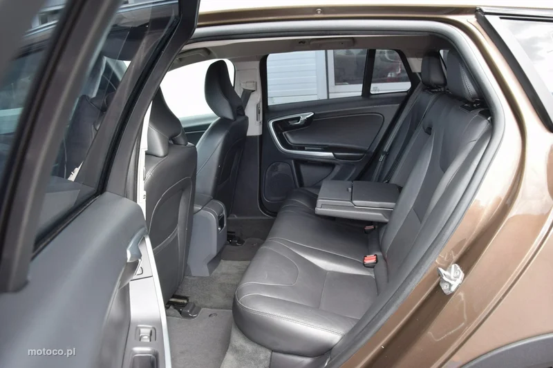 Volvo V60 Cross Country 32
