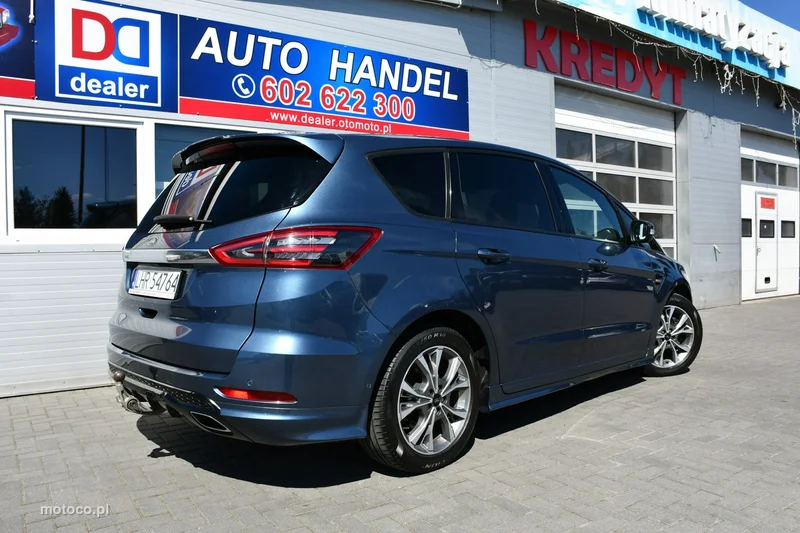Ford S-Max II 12