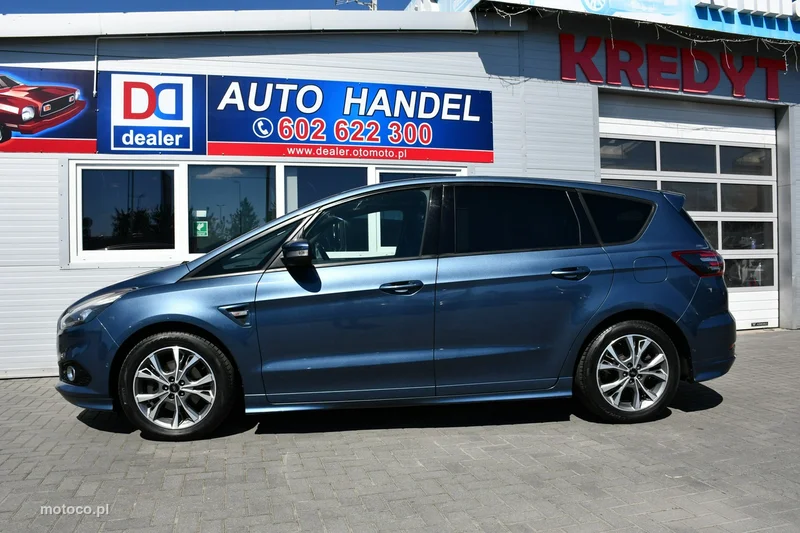 Ford S-Max II 16