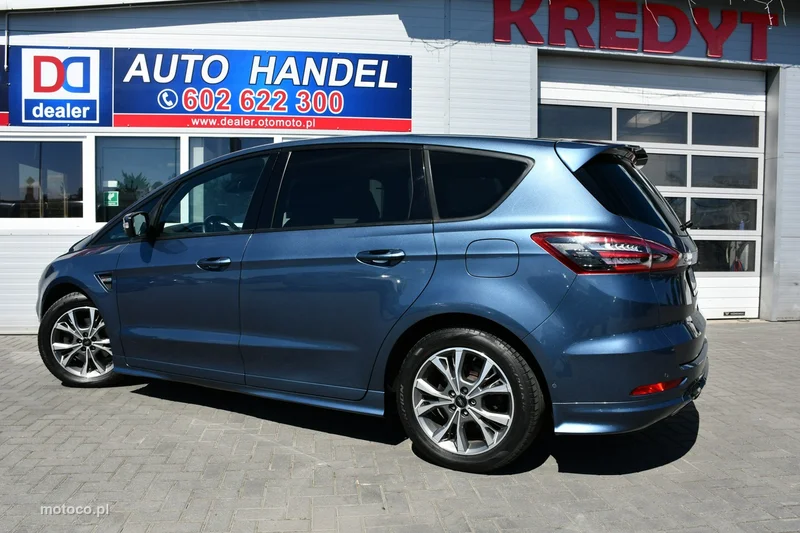 Ford S-Max II 17