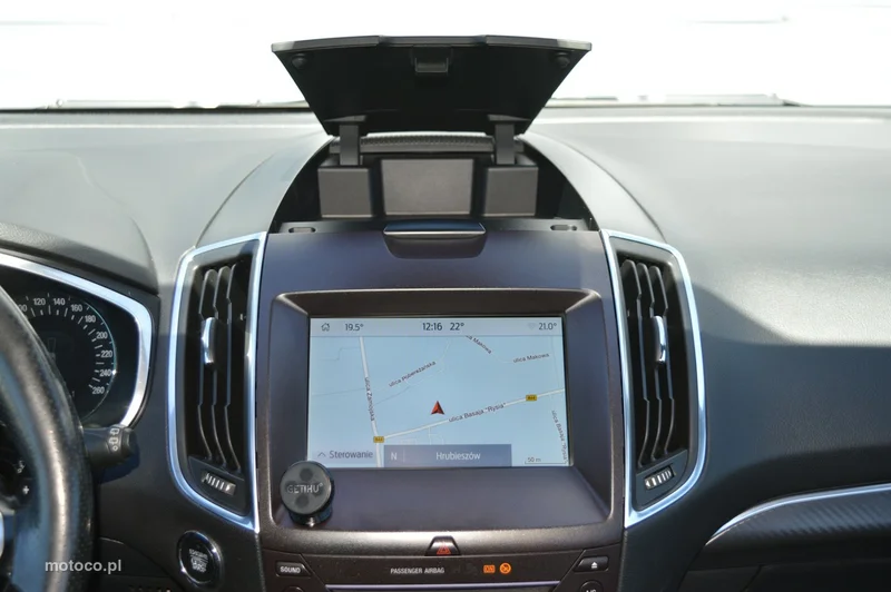 Ford S-Max II 25