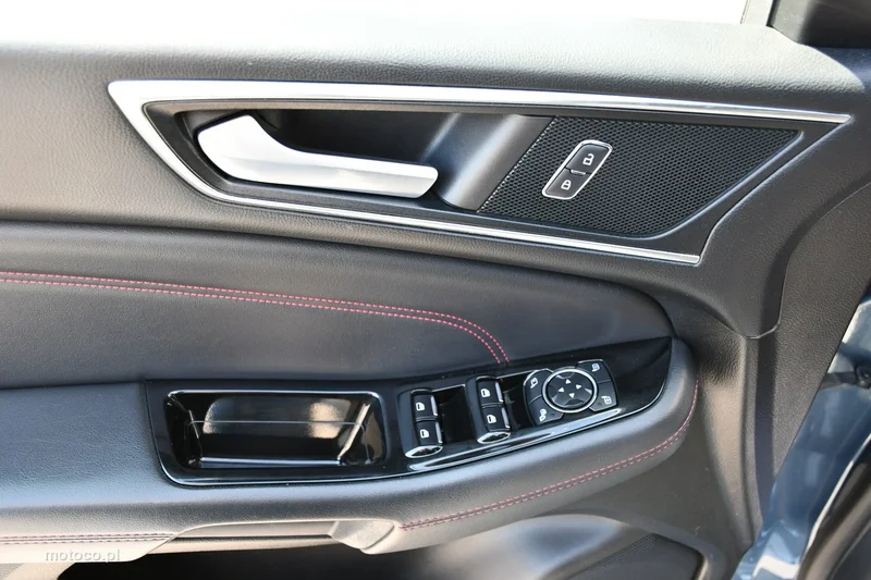 Ford S-Max II 36
