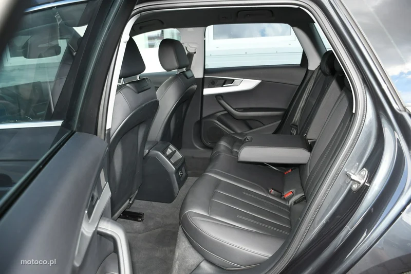 Audi A4 B9 28