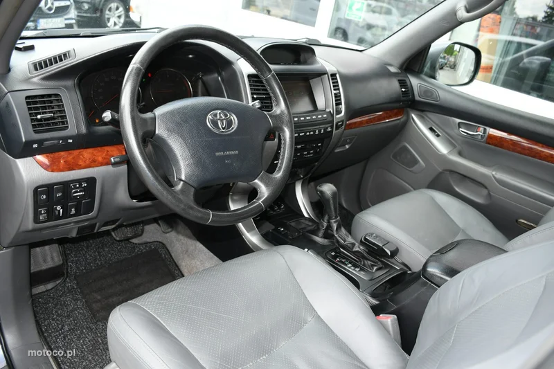 Toyota Land Cruiser J100 21