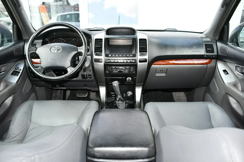 Toyota Land Cruiser J100 22