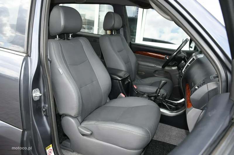 Toyota Land Cruiser J100 29