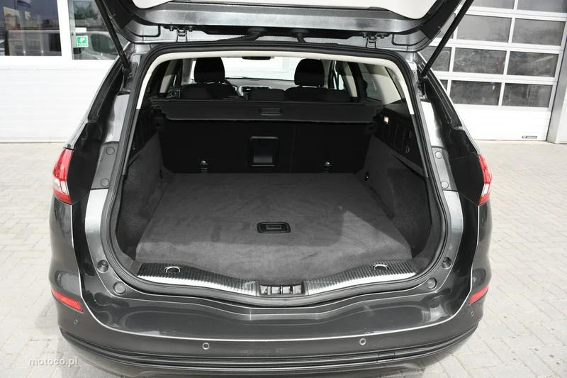 Ford Mondeo V 38