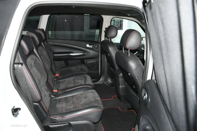 Ford S-Max I 29