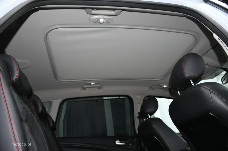Ford S-Max I 31
