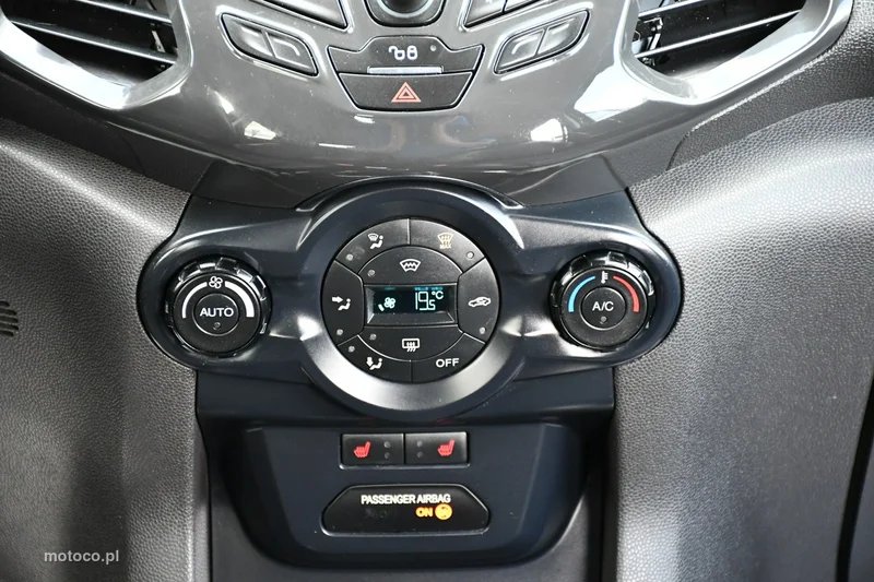 Ford EcoSport 24