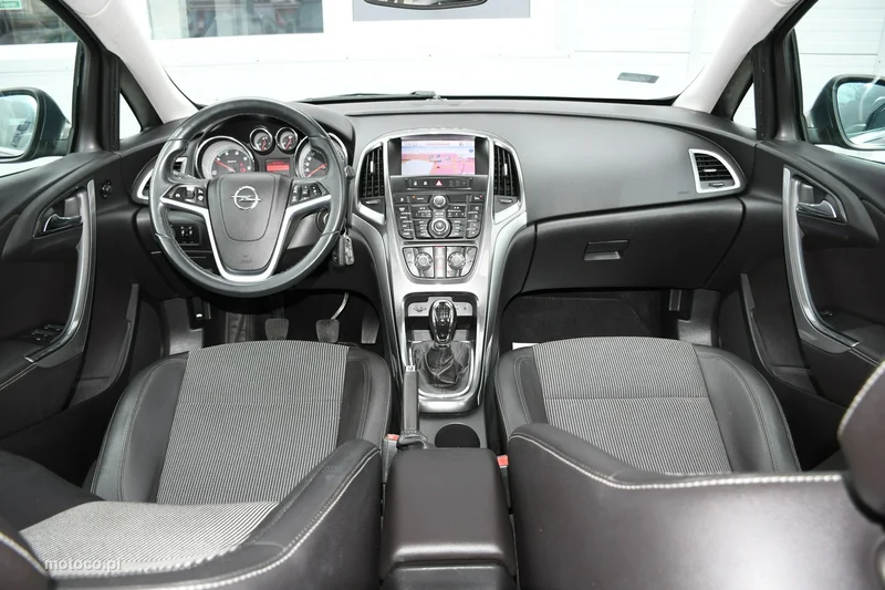 Opel Astra J 19