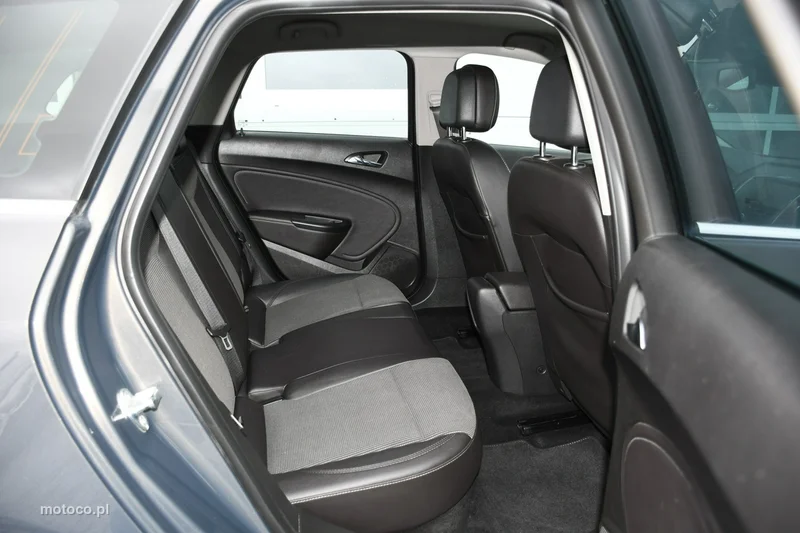 Opel Astra J 27
