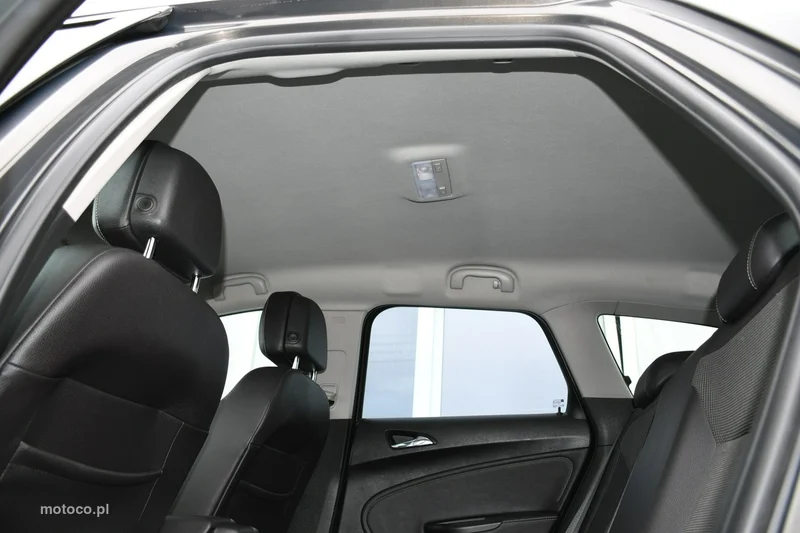 Opel Astra J 30