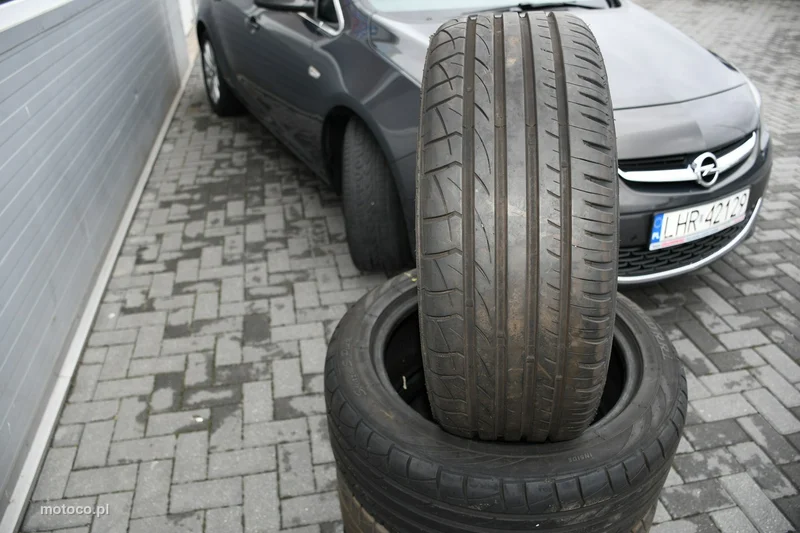Opel Astra J 4