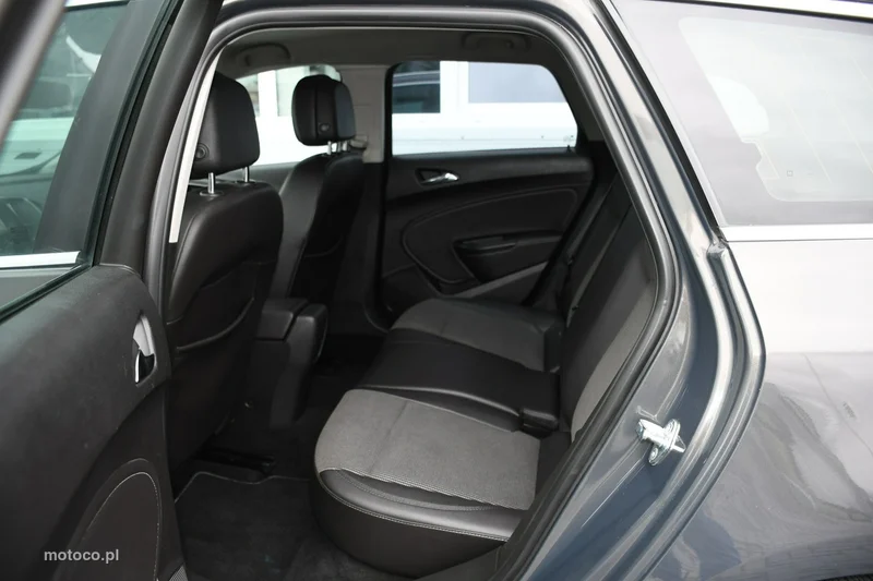 Opel Astra J 31