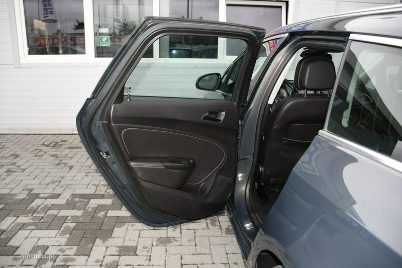 Opel Astra J 36